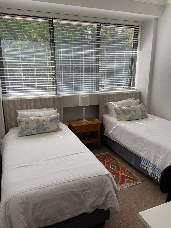 Modern, Centrally Located Dorp Street Apartment Stellenbosch Exteriör bild