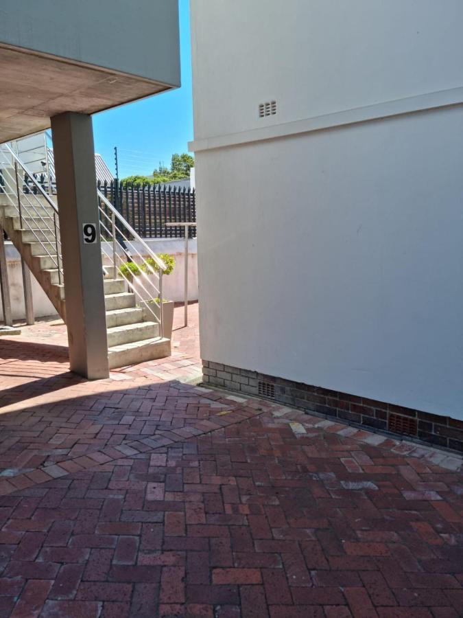 Modern, Centrally Located Dorp Street Apartment Stellenbosch Exteriör bild