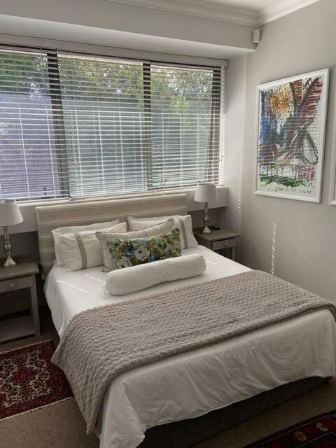 Modern, Centrally Located Dorp Street Apartment Stellenbosch Exteriör bild